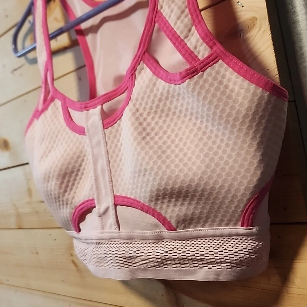 Nike Dri-Fit Sports Bra Pink Size Small NWOT